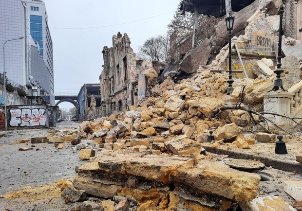В центре Одессы рухнуло заброшенное здание: в нем жили бездомные. Фото Марины Повертайло