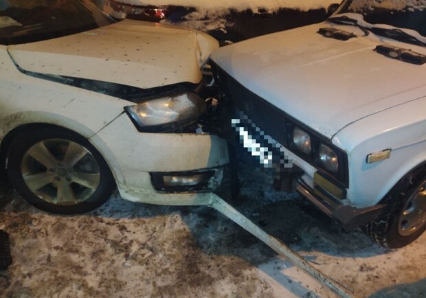 Шел на обгон: в Одессе пьяный водитель разбил семь авто. Фото: патрульная полиция