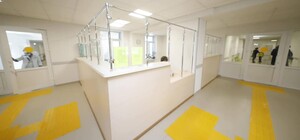 Стильный холл и детский уголок: в Днепре открыли обновленную амбулаторию