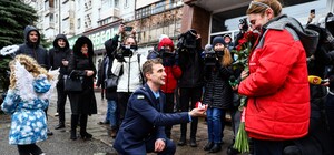 Во время учений: в Запорожье спасатель сделал предложение своей девушке