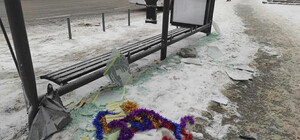 Кто заплатит: в Полтаве повредили две новые остановки