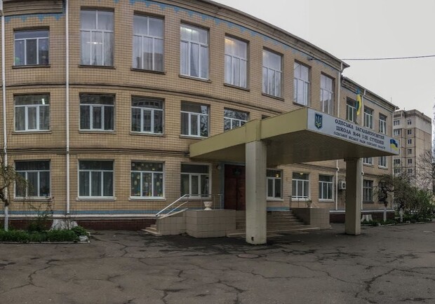 В одесской школе петардой подорвали трубу. Фото: 2ГИС