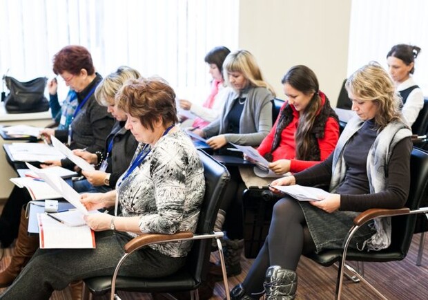 Снова за парты: одесских чиновников отправят на курсы украинского языка