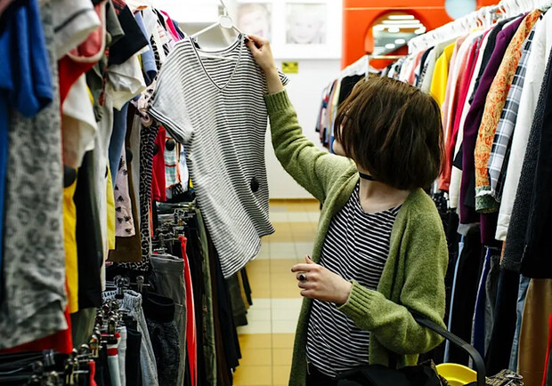 Секонд-хенды Одессы: где купить недорогую одежду и обувь. Фото: pexels