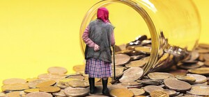 Попробуй доживи: в Украине отсрочили доплаты пенсионерам в возрасте 75-80 лет