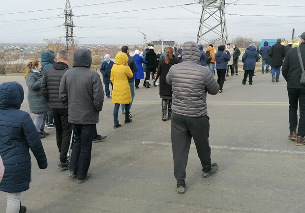 На окраине Одессе люди перекрыли Объездную дорогу. Фото: Одесса Медиа
