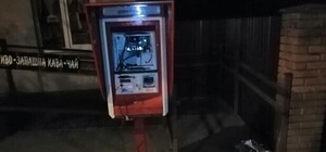 Напад люті: львів'янин розтрощив термінал і сховався в кущах