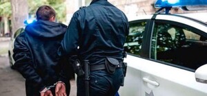 Зірвав зі стіни телевізор і втік: поліцейські затримали 23-річного львів’янина