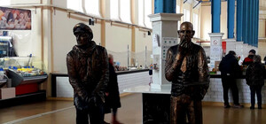 В Одессе закрыли известный ресторан: его скульптуры перевезли на Новый рынок