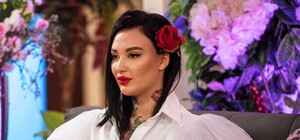 По собственному желанию: порноактриса из Днепра покинула проект 