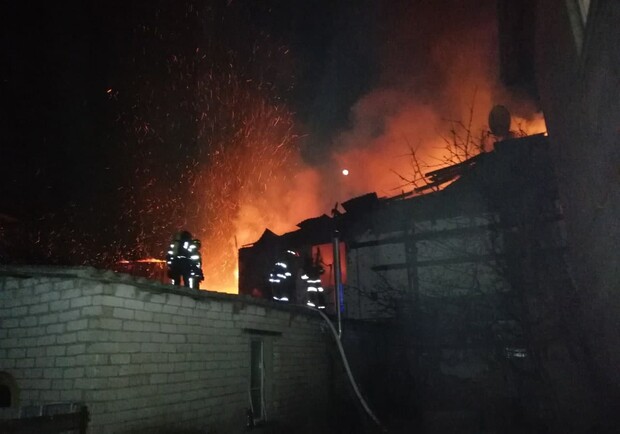 Жаркая ночь: в Одессе тушили три пожара. Фото: Служба чрезвычайных ситуаций