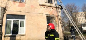 С кем не бывает: в Одессе загорелось здание Горзелентреста