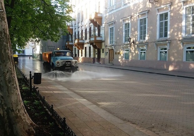 Теплый сезон: в Одессе начнут ежедневно мыть улицы. Фото: горсовет