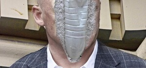 Мемы и фотожабы: как одесситы смеются над реставрацией Дома Руссова 