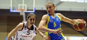 Второй раз подряд: украинка стала лучшей баскетболисткой сезона в Евролиге
