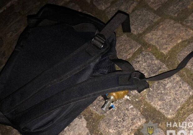 Пытались "заминировать": на Фонтанской дороге нашли боевую гранату - фото