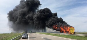 На трассе Киев-Одесса загорелся автобус: что с пассажирами (обновлено)