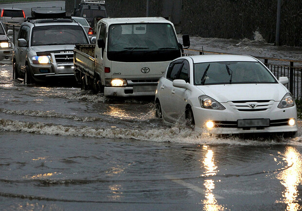 В Одессе затопило улицу: кто остался без воды