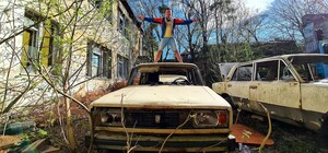 Майже зона відчуження: дослідники показали фото закинутої автошколи на Новому Львові