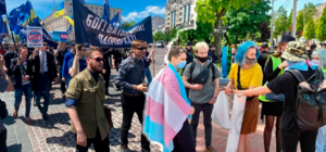 ЛГБТ и радикалы: как в Киеве прошли две параллельные акции