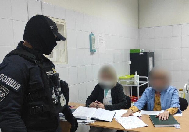 Прибыльный "бизнес": в Одессе врачи торговали рецептами на наркопрепараты. Фото: Национальная полиция