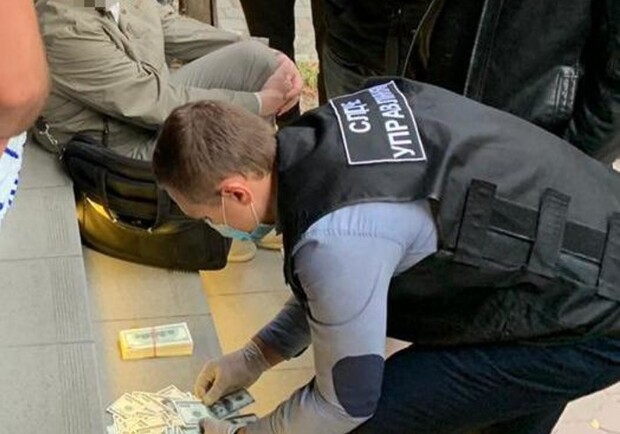 Пять лет за подкуп на выборах: в Одессе осудили главу избирательной комиссии. Фото: Национальная полиция
