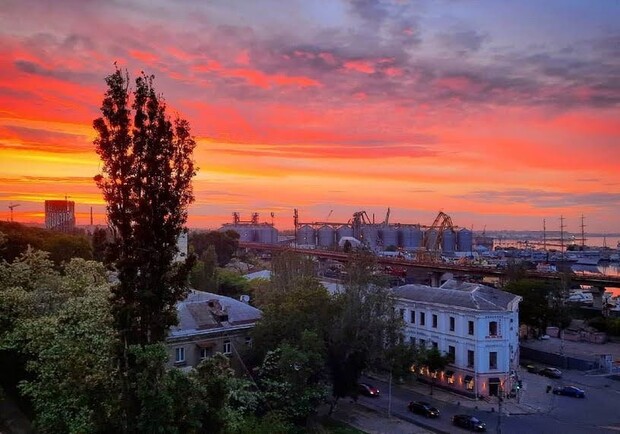 В Одессе 30 мая наблюдали яркий закат. Фото: instagram.com/igor.old