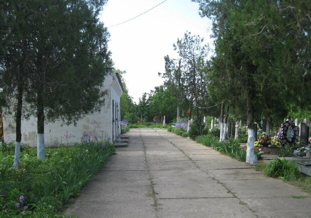 На кладбище в Одесской области пытались расстрелять пенсионеров: они в больнице. Фото: Национальная полиция