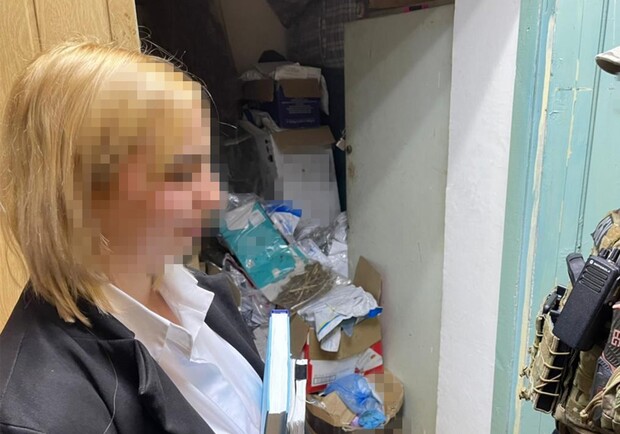 Торговала изъятым кокаином: в Одессе задержали полицейскую. Фото: СБУ