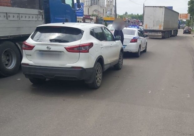 4 июня 2021 года на поселке Котовского автомобиль сбил женщину. Фото: Патрульная полиция 