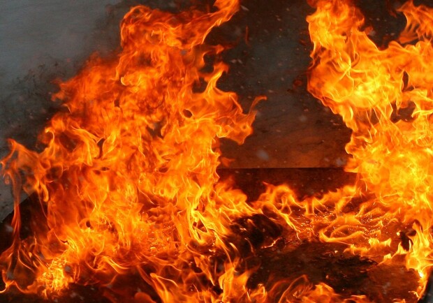 Сегодня, 4 июня, на Таирова горел заброшенный дом 