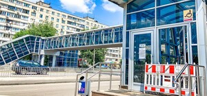 Получите ответ: когда заработают эскалаторы надземного перехода через Слобожанский