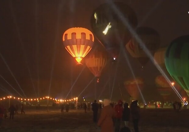 Фестиваль воздушных шаров ODESSA BALLOON JAM. День Нептуна на Думской, Экофлешмоб на Ланжероне - фото