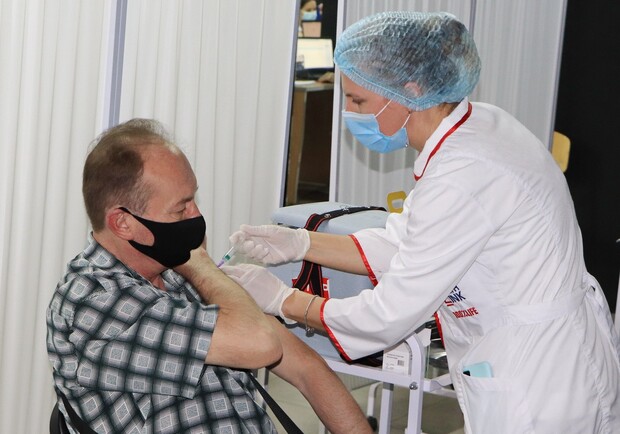 В Одессе перенесли массовую вакцинацию: в чем причина. Фото: горсовет