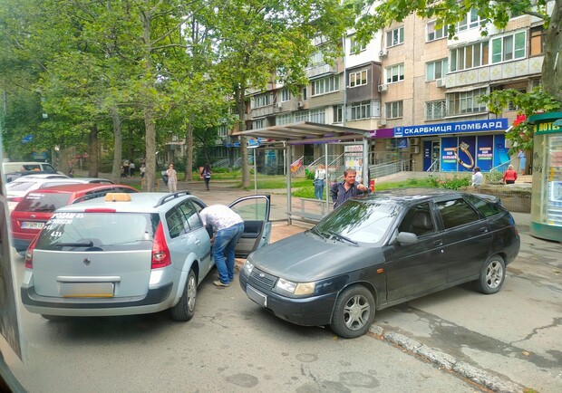 Найдут чем удивить: свежая фотоподборка наглых водителей в Одессе. Фото: Я паркуюсь как