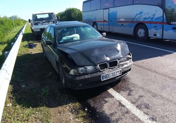 В Одесской области водитель на BMW врезался в машину и сбежал. Фото: "Стоп коррупции"