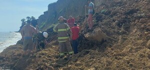 Оползень в Лебедевке: поиски людей продолжаются, а обвал может повториться 