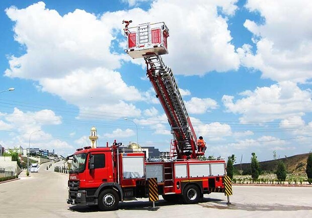 Спасайся сам: в Одессе нет пожарных лестниц, способных подняться выше 16 этажа. Фото из открытых источников