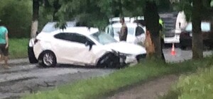 Обошлось без погибших: под Киевом в машину с пассажирами ударила молния