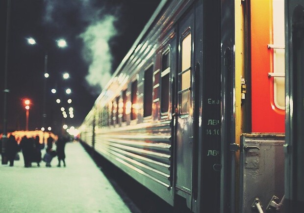Лежал на рельсах: поезд Одесса - Харьков насмерть сбил мужчину. Фото: pinterest