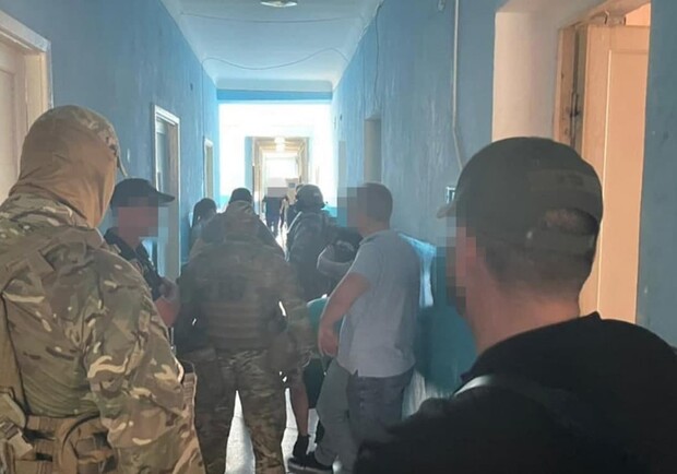 Одесские правоохранители зарабатывали на арестованном жилье. Фото: СБУ