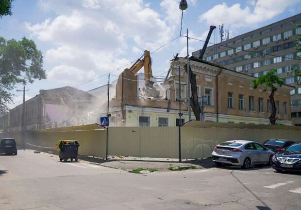 Ради очередной высотки: в центре Одессы сносят старинное здание