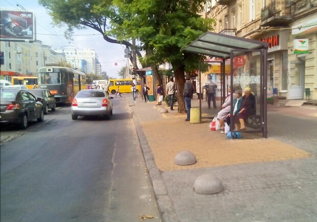 Новая полоса: на улице в центре Одессы изменят схему движения. Фото: 2ГИС