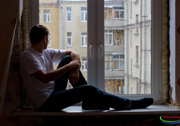 Жуткий день: в Одессе мужчина выпрыгнул из окна, еще один суицид пока не подтвердили. Фото: pexels