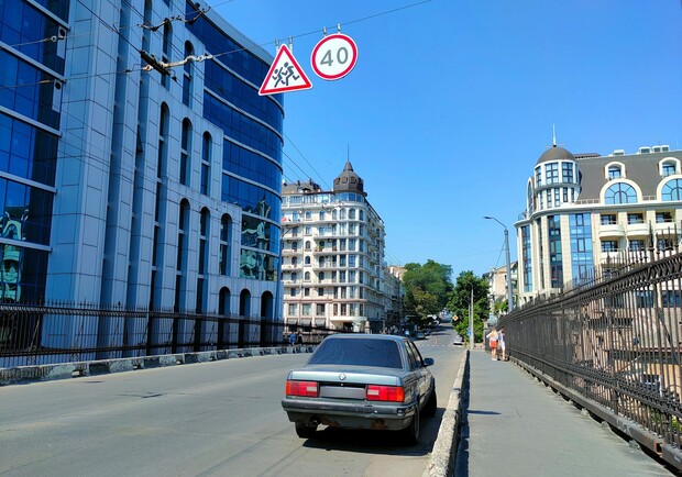 Короли дороги: свежая фотоподборка наглых водителей в Одессе. Фото: Я паркуюсь как