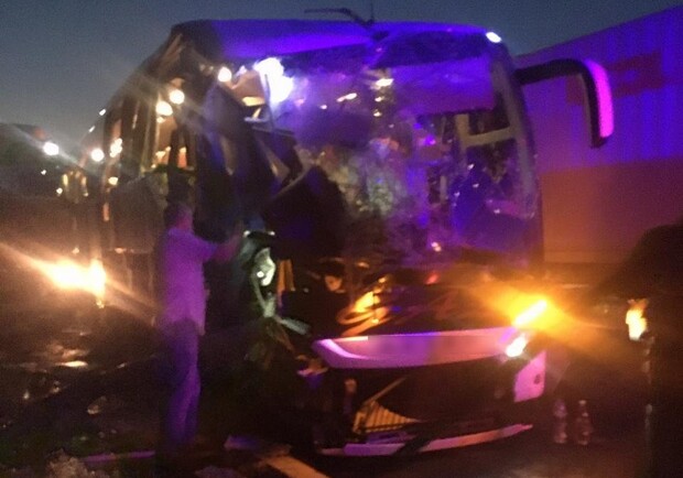 На трассе Киев-Одесса в ДТП попал рейсовый автобус: погиб человек - фото