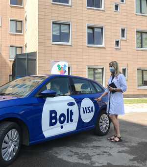 Боимся, но благодарим: как коронавирус изменил отношение к врачам