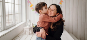 Цифра дня: сколько деток усыновили в Днепропетровской области в 2021 году