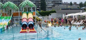 Медики откачивали 20 минут: в аквапарке на Победе утонул ребенок