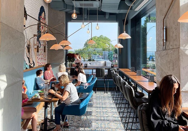 Экзотический бар и новый ресторан на побережье: какие заведения открылись недавно в Одессе. Фото: instagram.com/telescope_cafe